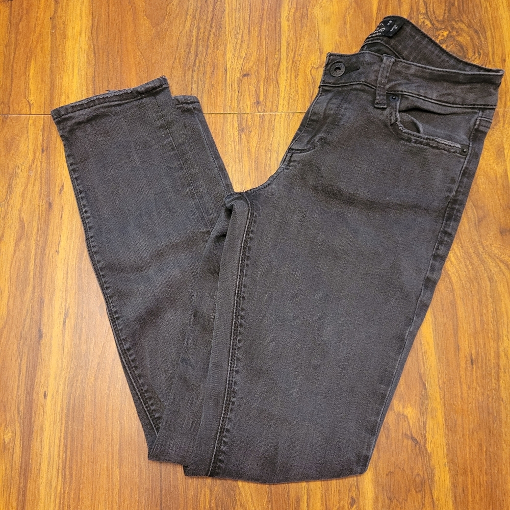 Lucky Brand distressed jeans size 4